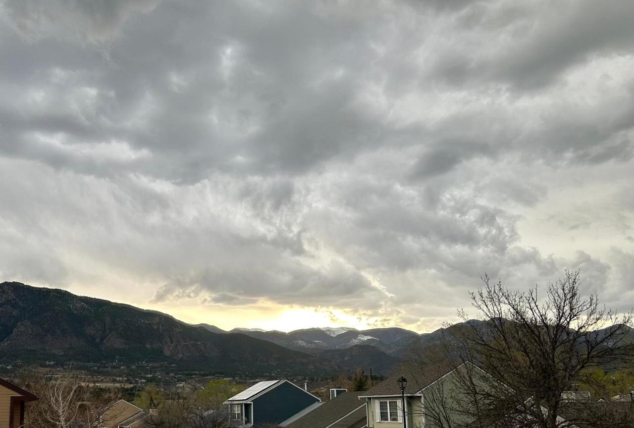 A Colorado Room With A View - King Colorado Springs Bagian luar foto